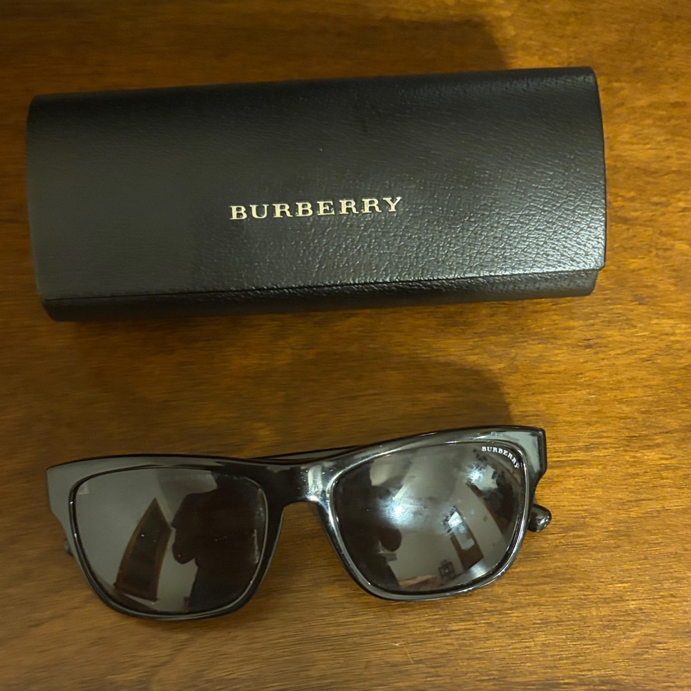 Burberry Black Sunglasses with Case